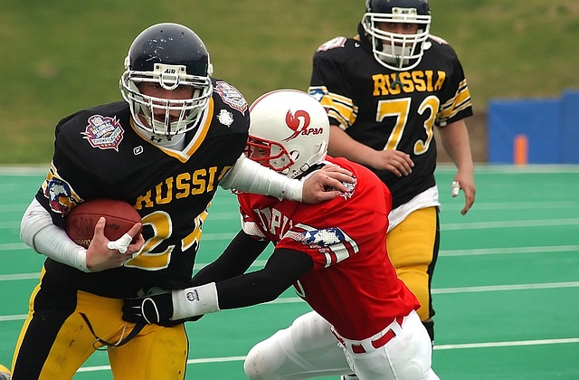 因庆祝动作被出示黄牌，罗体：苏莱示爱女友而非挑衅对手球迷.